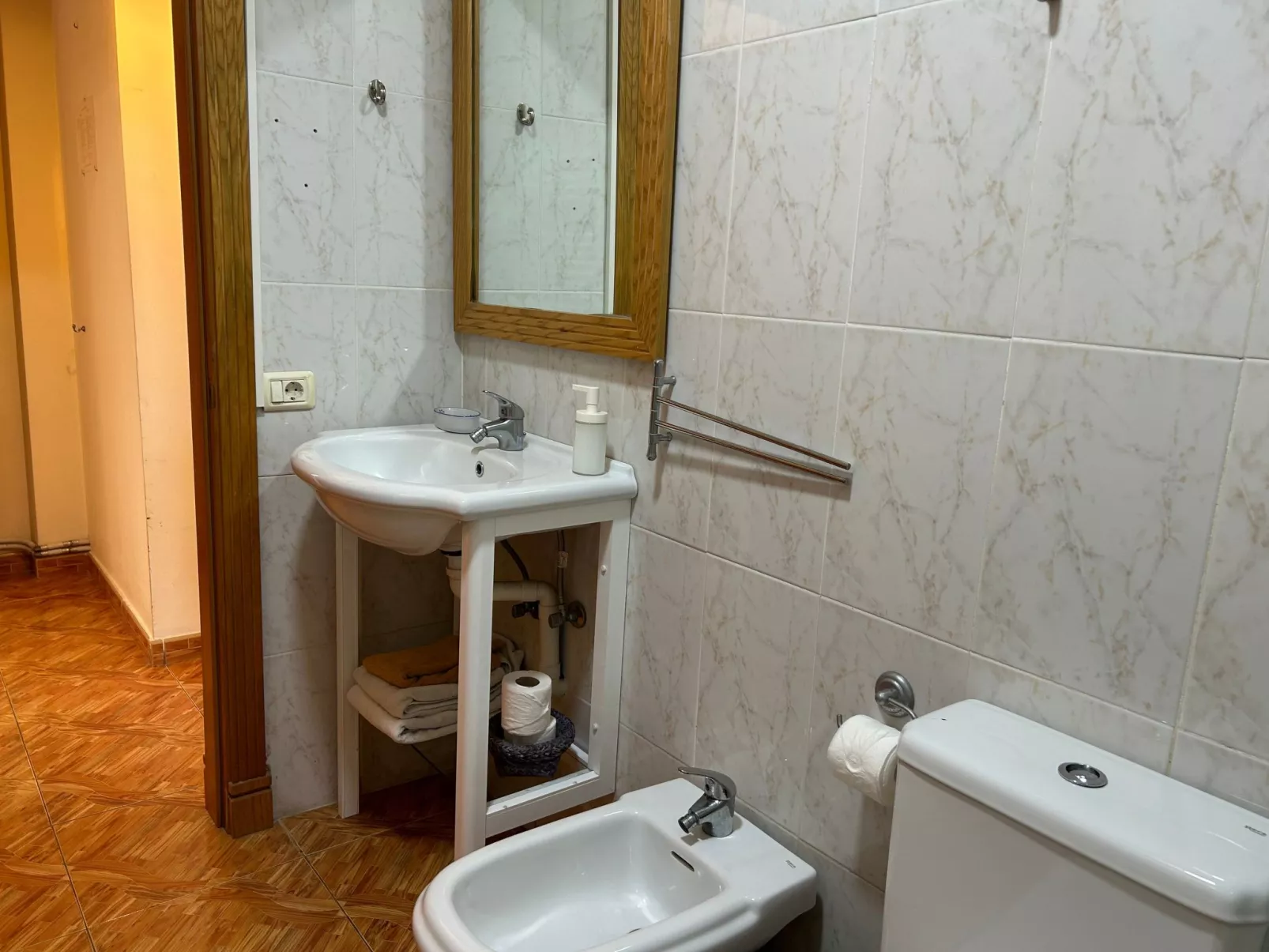 Apartment mit Balkon und Meerblick-Inside