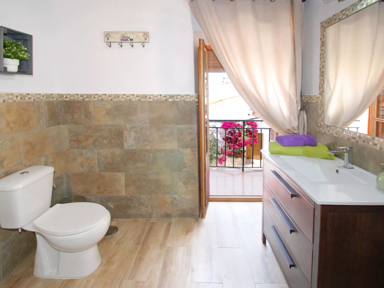 In Comares mit Offenem Kamin-Inside