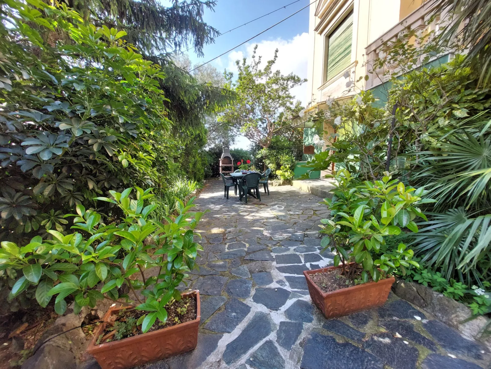 Für 4 Personen ca. 45 m&sup2; in Genua, Norditalien (Ligurien)-Outside