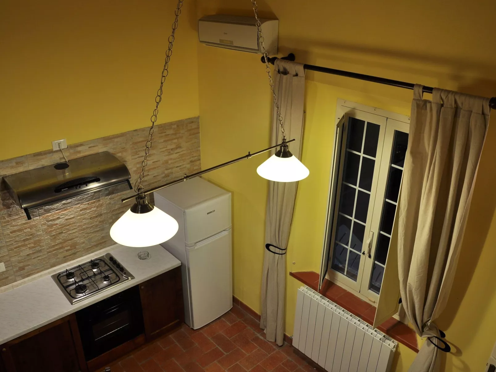 "Casa Olmo" Schwimmbad und Jacuzzi, privater Garten-Inside