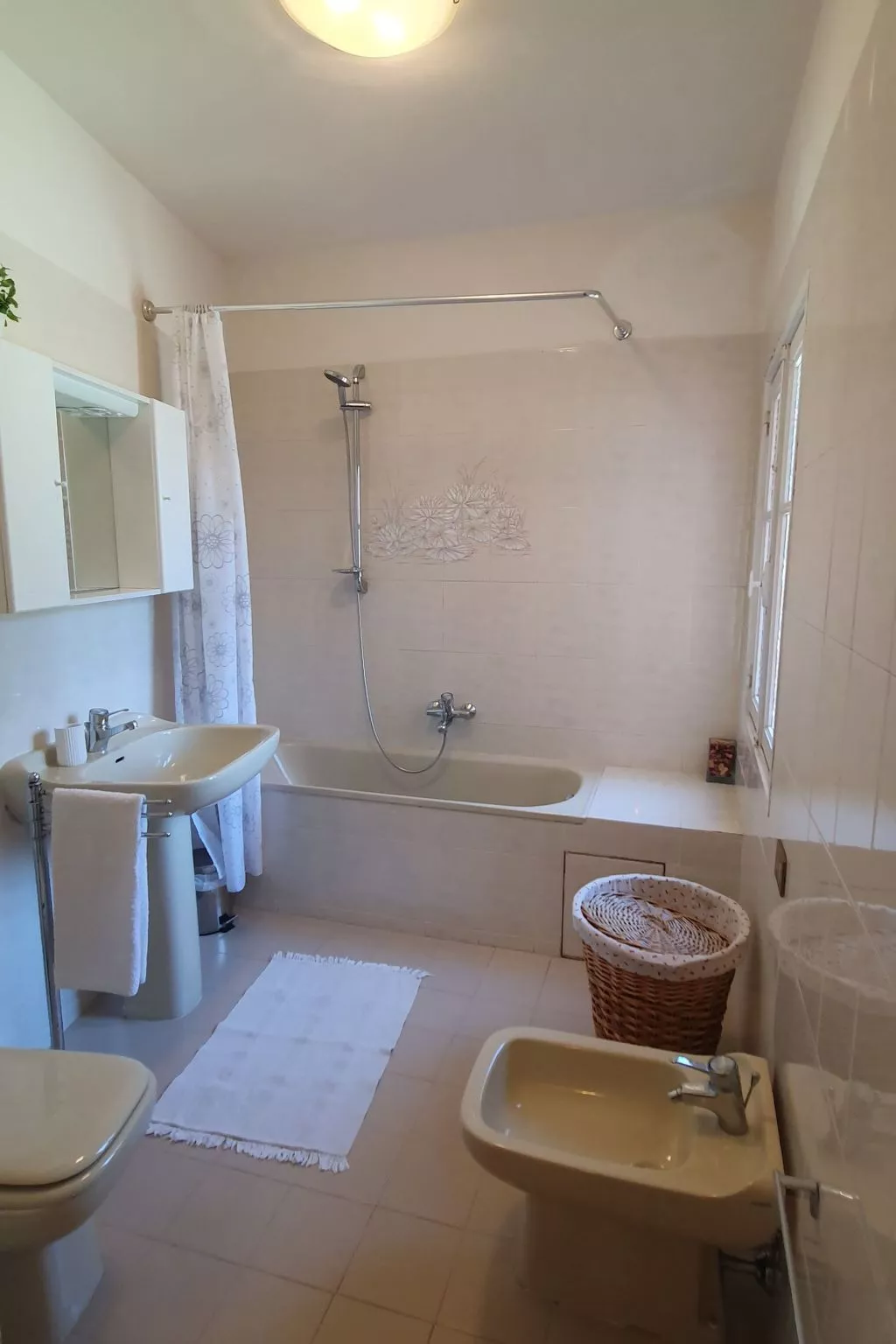 Villa 'Monticello' mit eigenem Pool-Drinnen