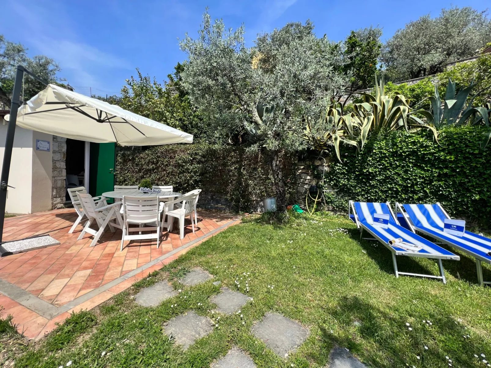 Gemütliche, helle Ferienwohnung Leda-Outside