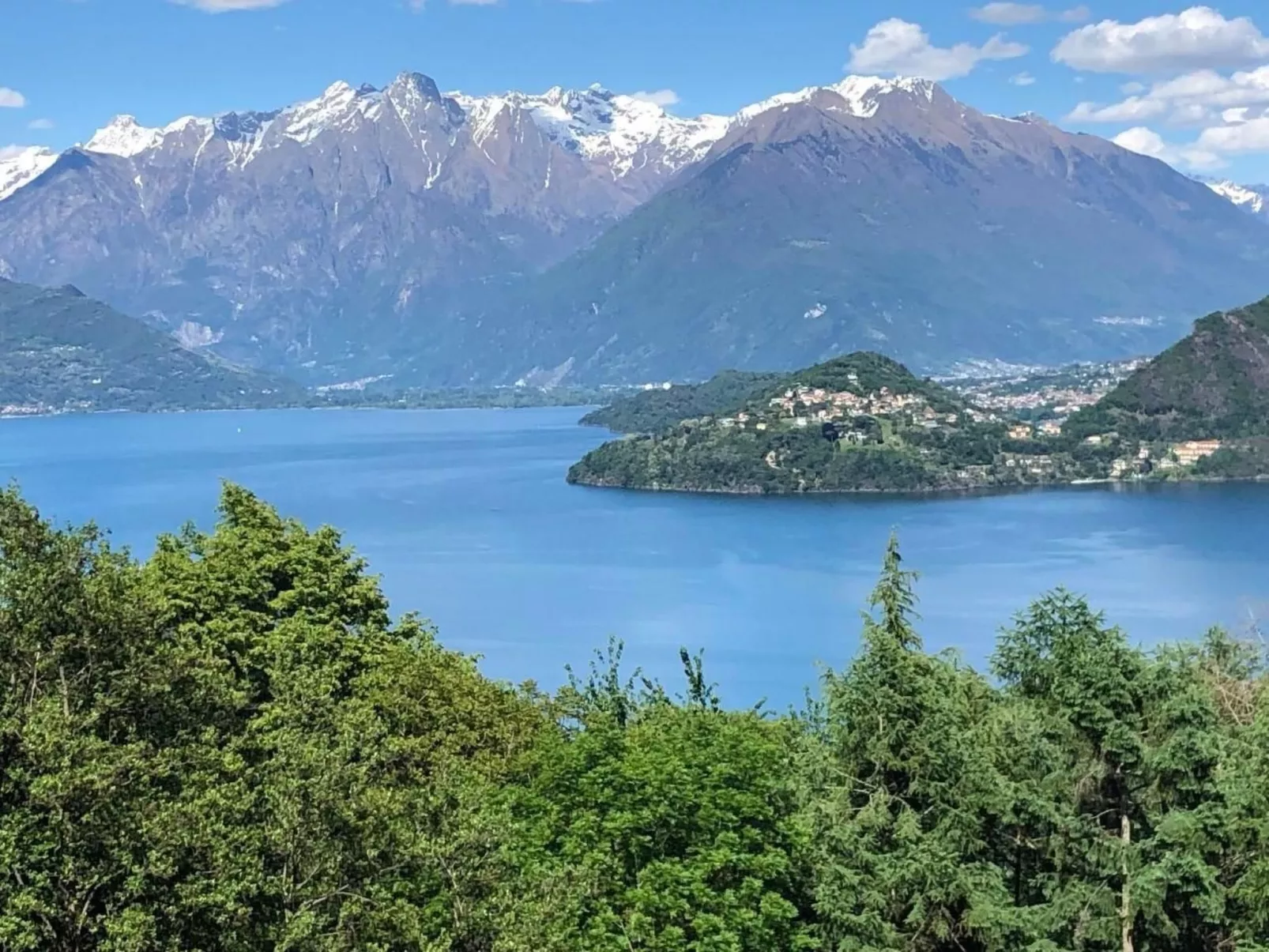 Rustikales Haus in ruhiger Lage mit  Seesicht-Draußen