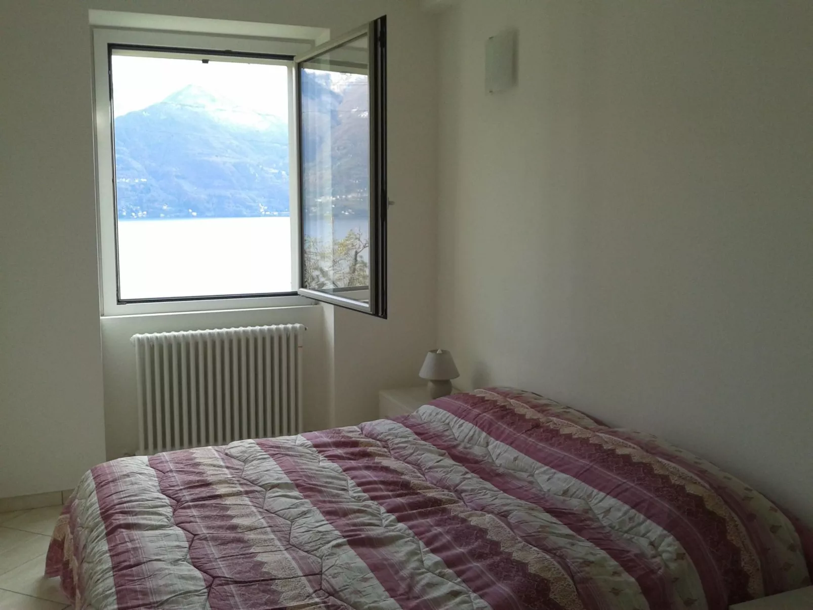 Mit Terrasse und tollem See- und Bergblick-Drinnen