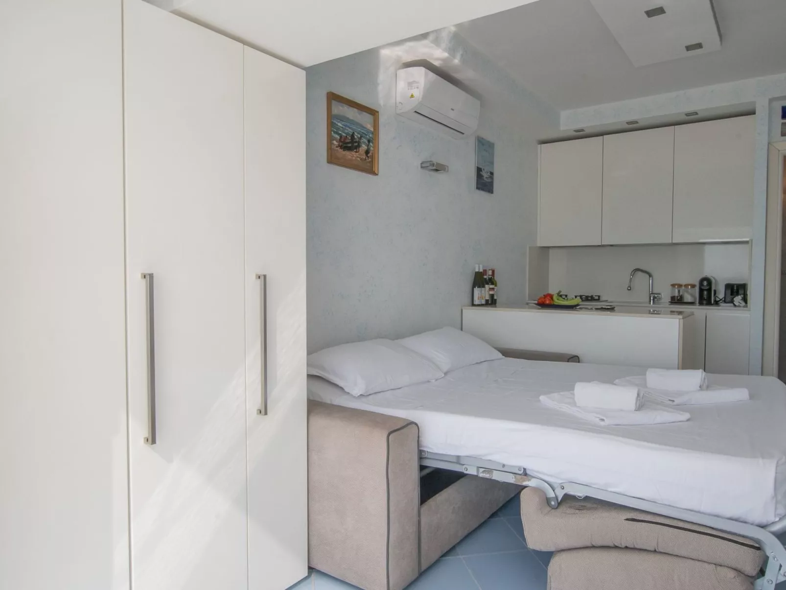 Alba Jachthafen-Dedans