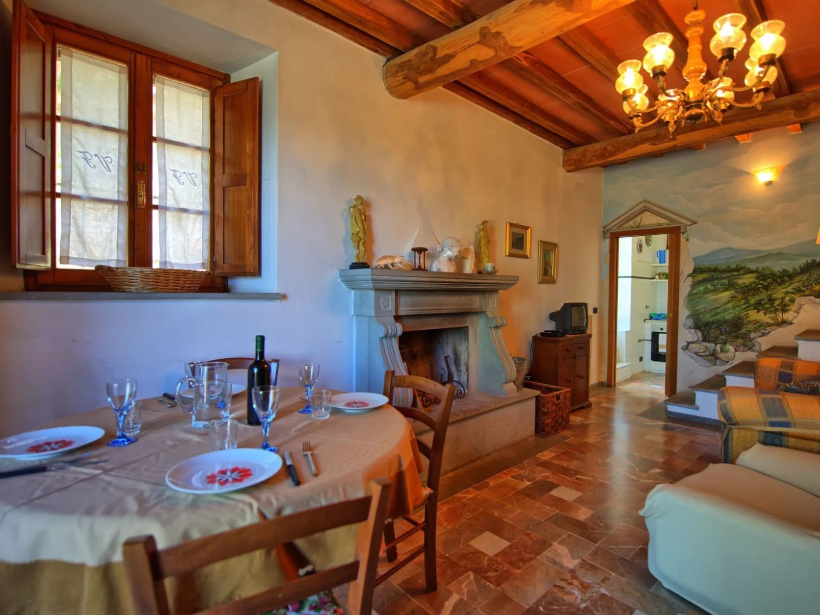 Villa Panzalla Kirche-Inside