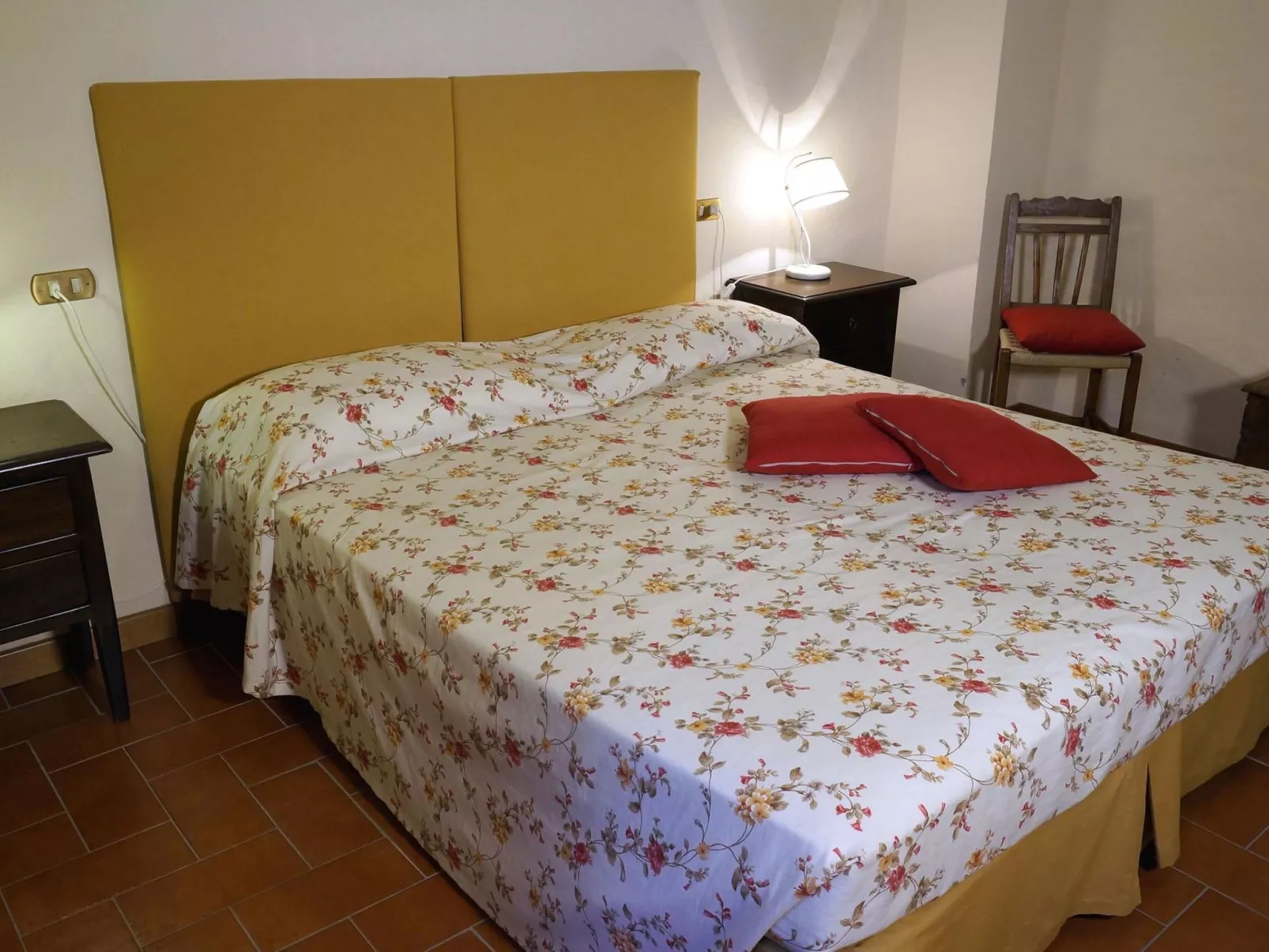 Fichtenhaus mit Schwimmbad zwischen Florenz und-Image-tags.info