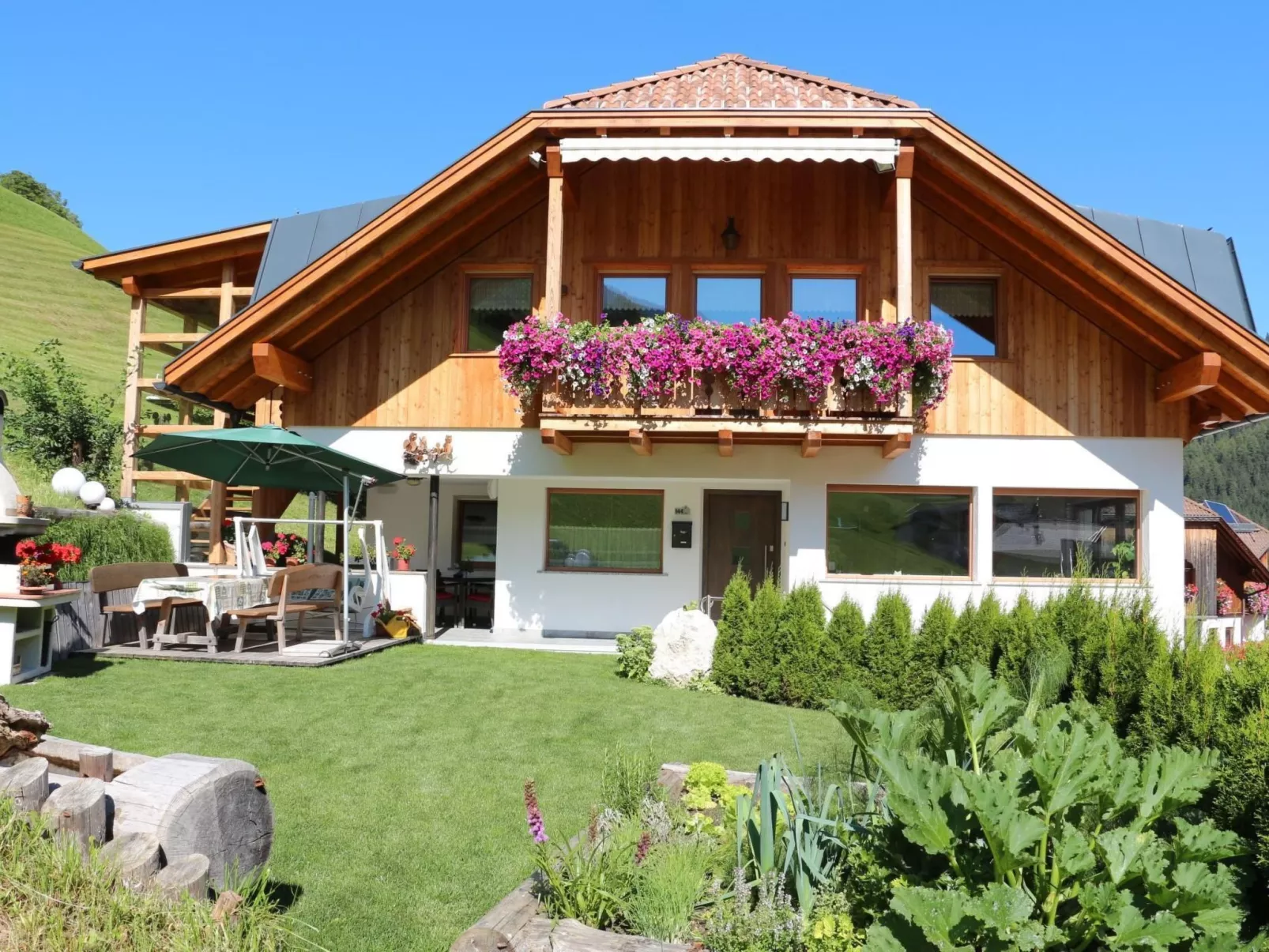 "Ciasa Linda App.3-Draußen