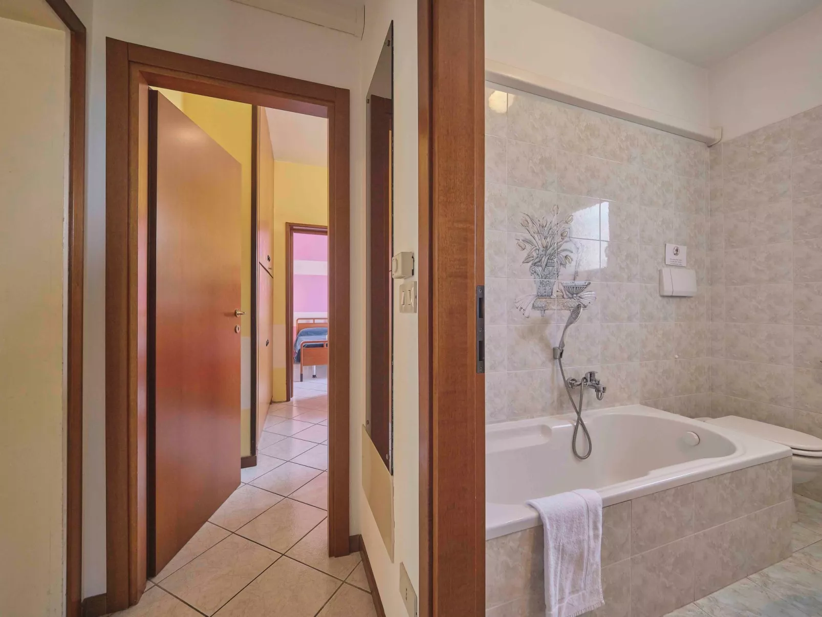 Mit Seeblick und privatem Garten-Inside