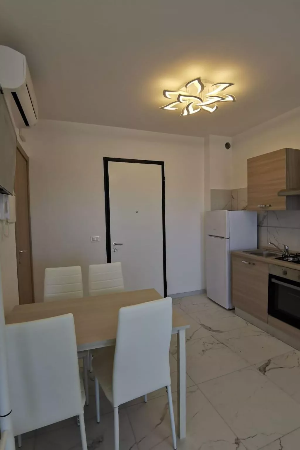 Ein-Zimmer-Wohnung "Saturnotel 503-Drinnen