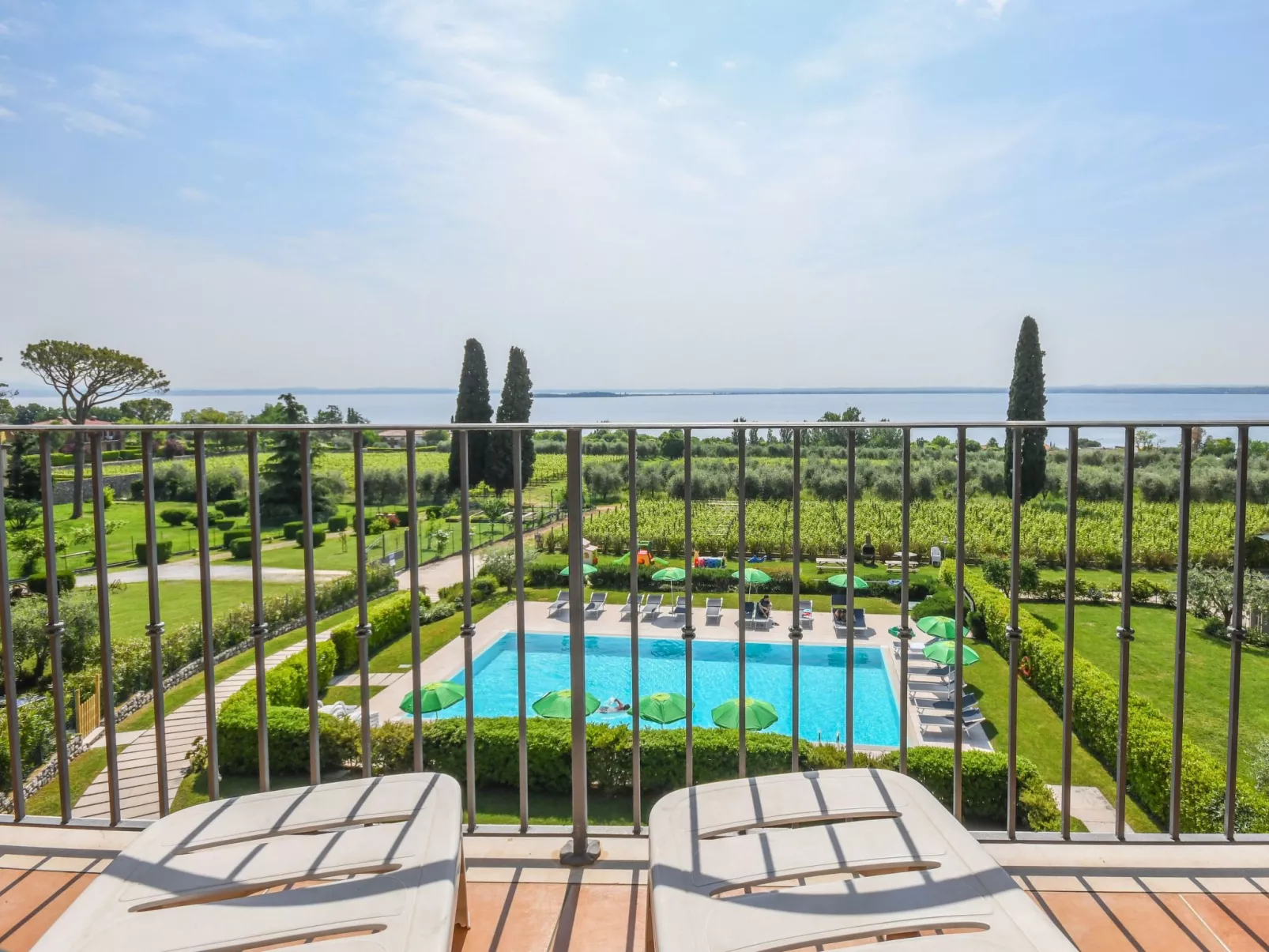 Wohnung in Moniga Del Garda mit Seeblick-Outside