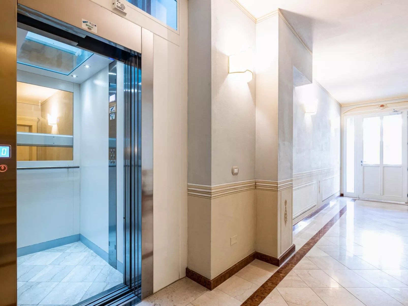 Moderne und komfortable Wohnung, ideal für zwei Personen-Dedans