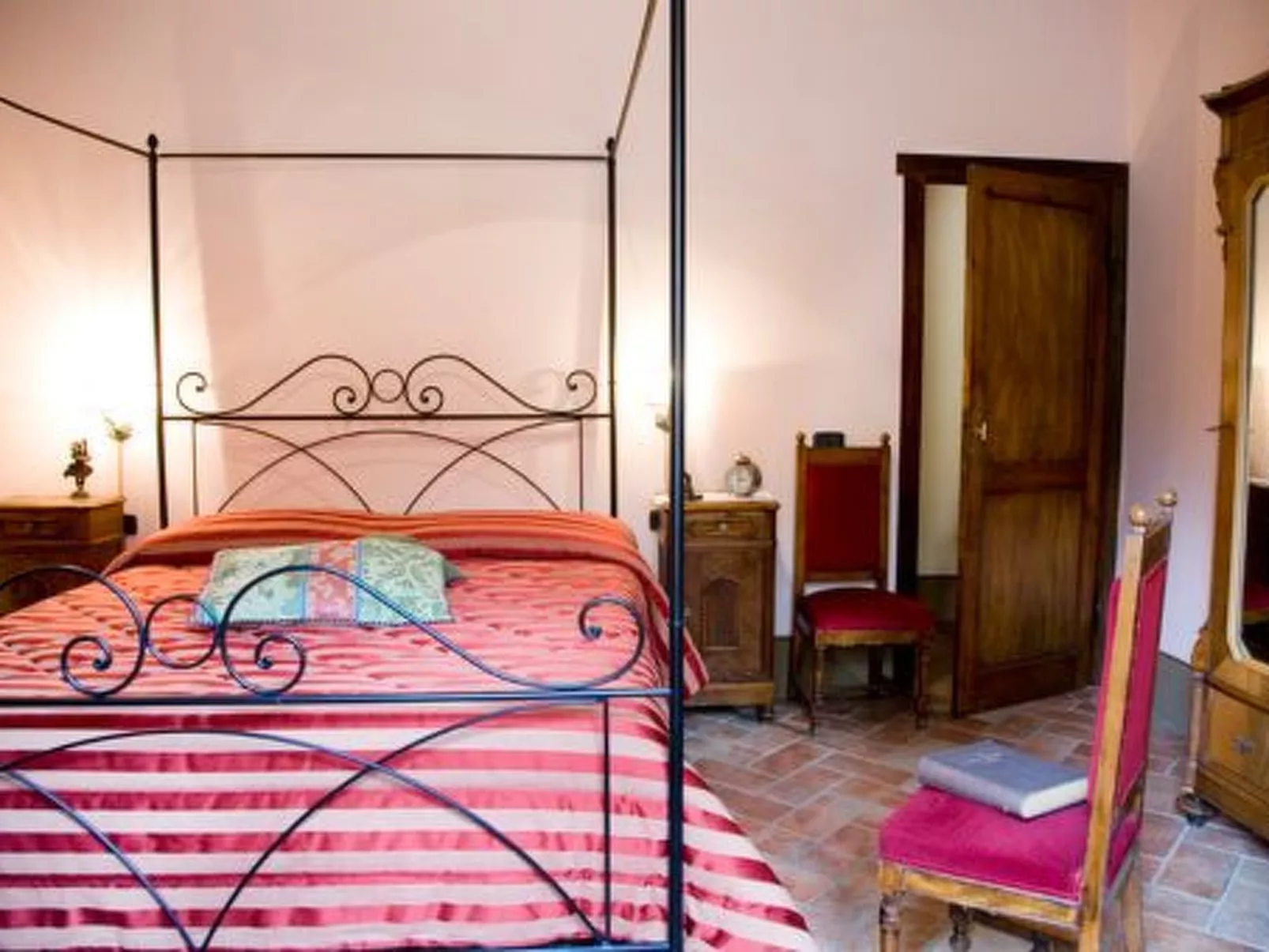 Villa Pruneto mit Pool in den Hügeln der Toskana-Inside