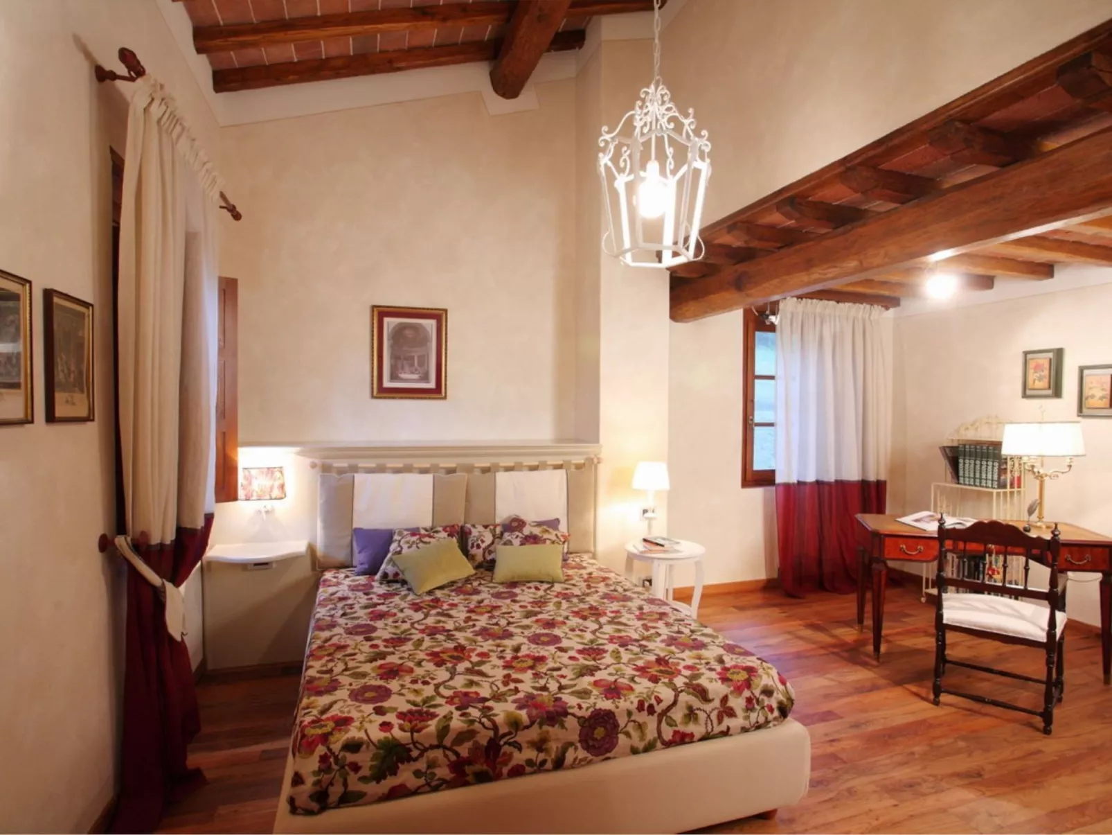 Villa mit privatem Pool und Wellnessbereich-Inside