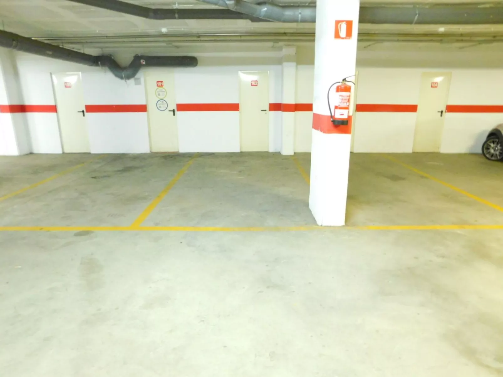 Wohnung mit privatem Parkplatz und Gemeinschaftspool-Dehors