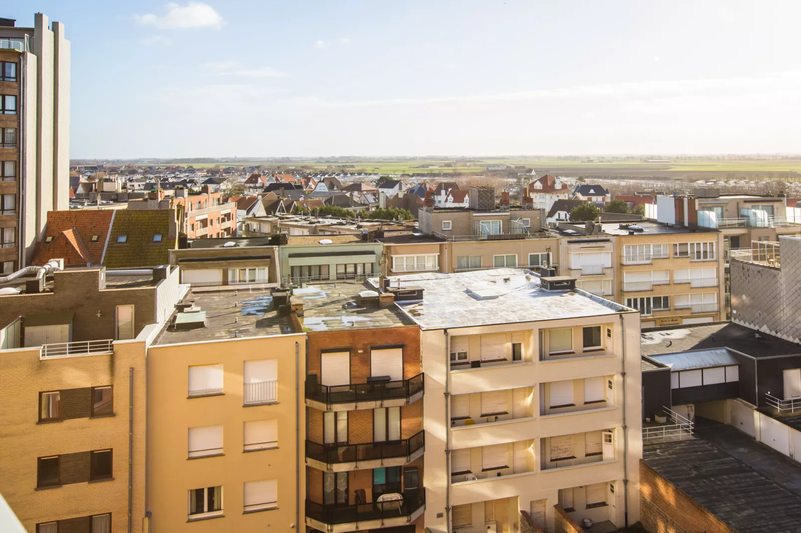 Les Amiraux 0701-View summer