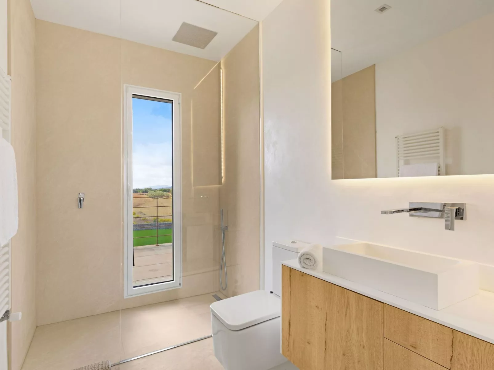 Luxuriöse Villa mit beheiztem Pool für 8 Personen-Drinnen