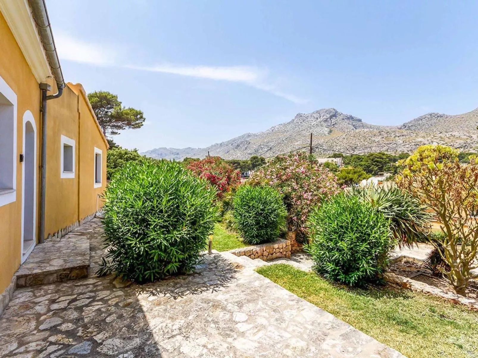 Villa Alexandria Cala Sant Vicenç-Outside