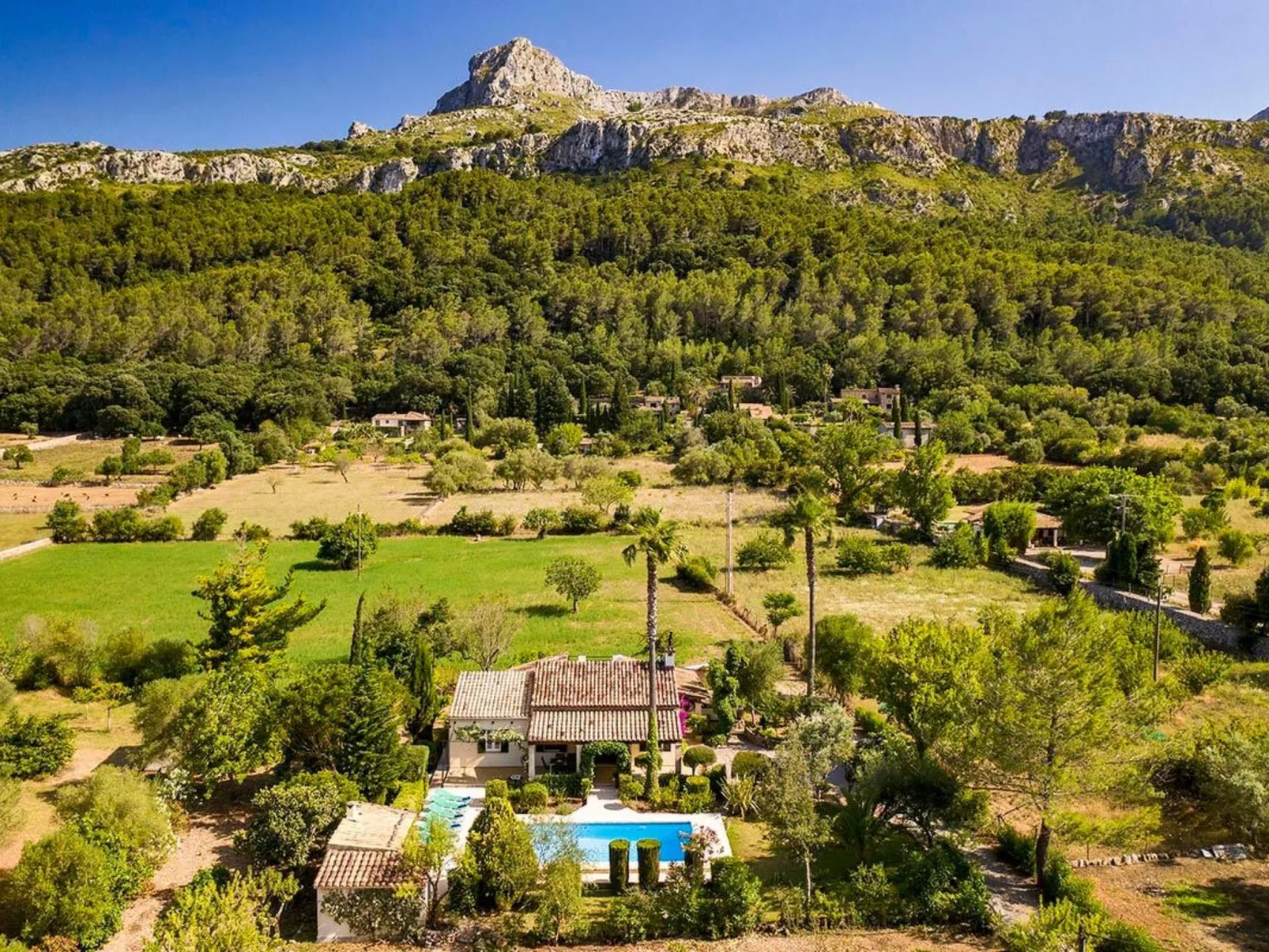 Fantastische Villa in einer ruhigen Gegend in der Nähe von Pollensa-Outside