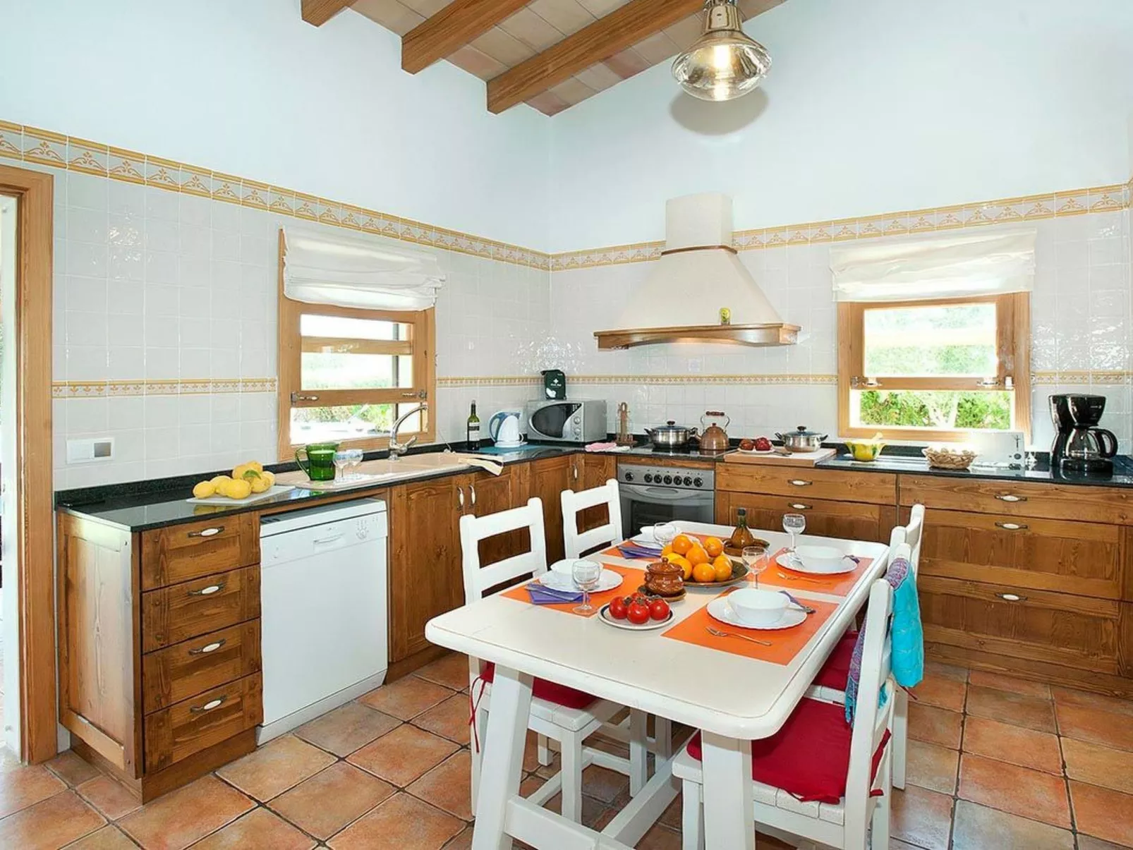 Schönes Ferienhaus in Alcúdia mit Großem Pool-Inside