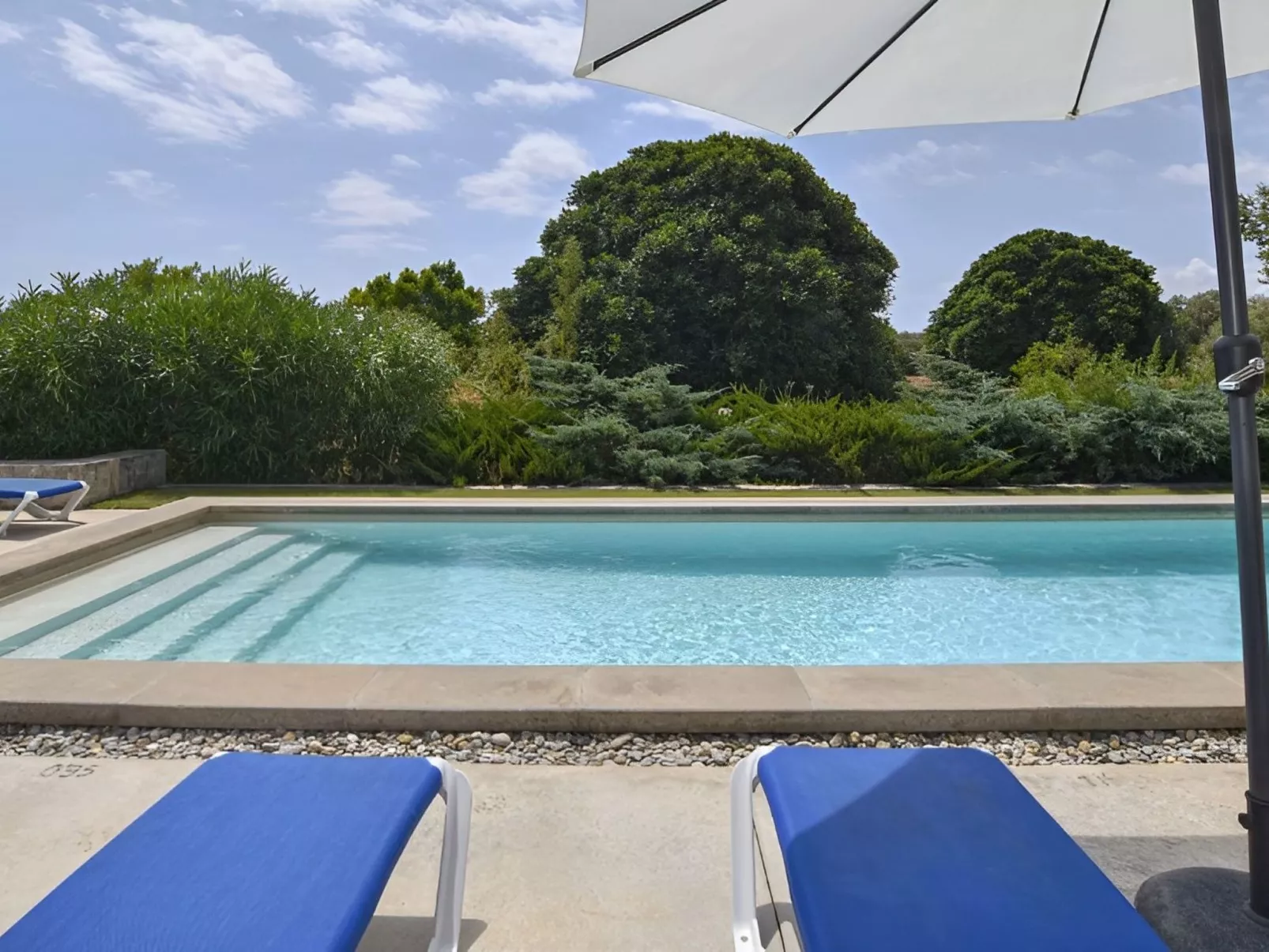 Modernes Haus in Meeresnähe-Draußen