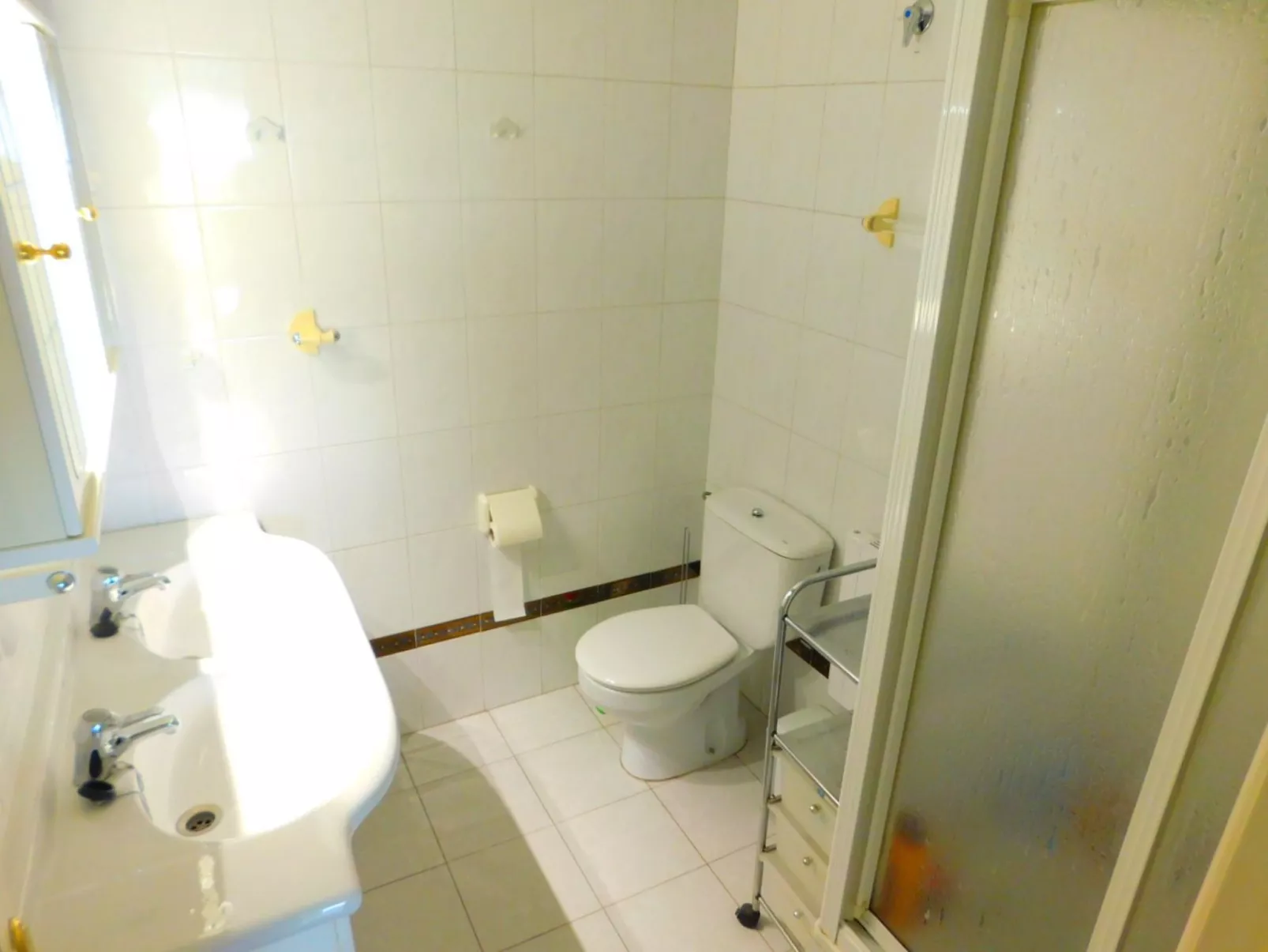 Ferienvermietung Penthouse mit schöner Terrasse 200m vom Strand Salatar, Roses-Drinnen