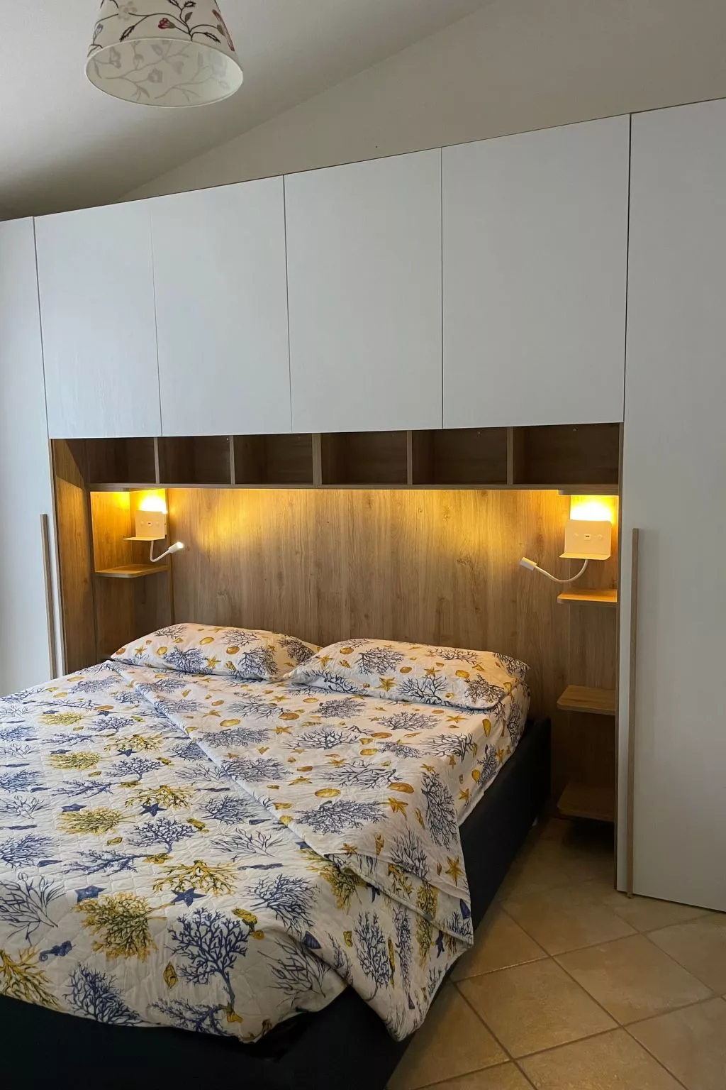 1 Kilometer vom Strand entfernt-Inside