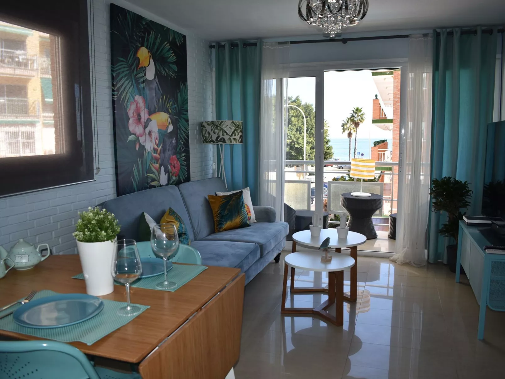 Helle und renovierte Ferienwohnung mit Balkon und tollem Blick auf das Meer-Inside