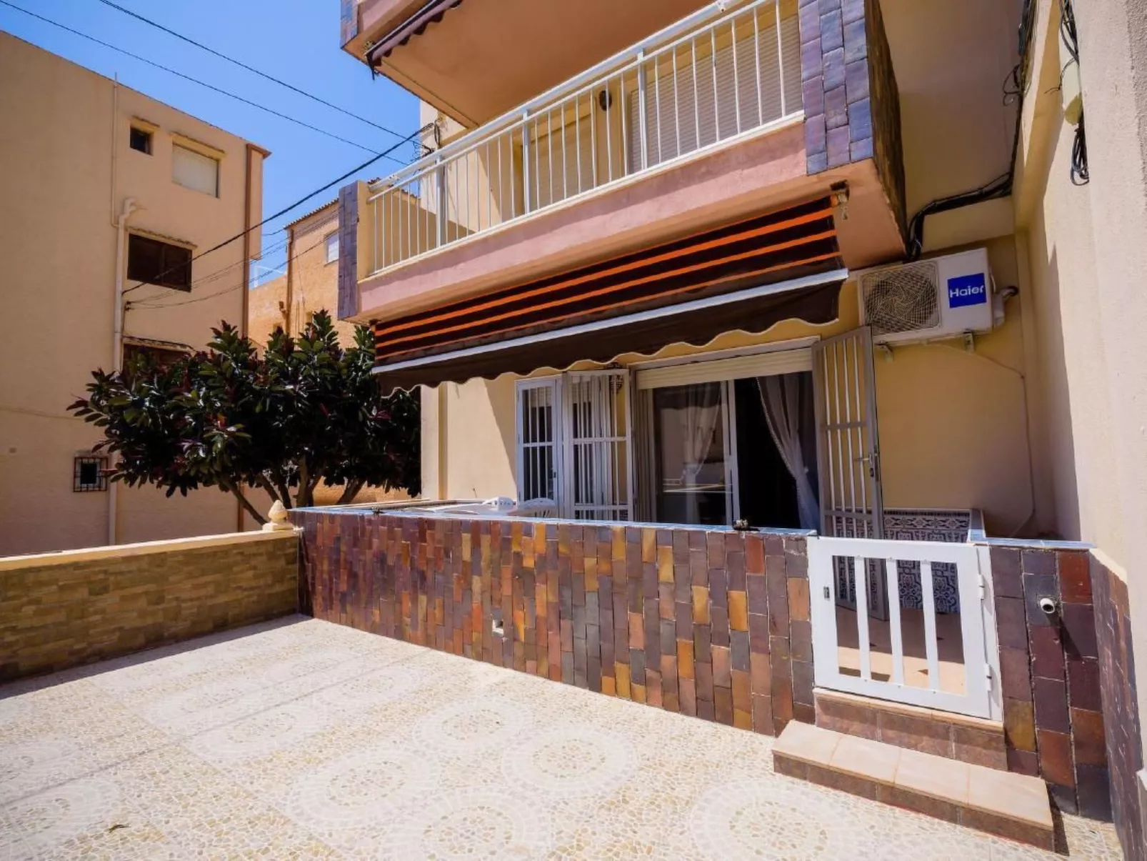 "Limonka" mit eigener Terrasse-Dehors