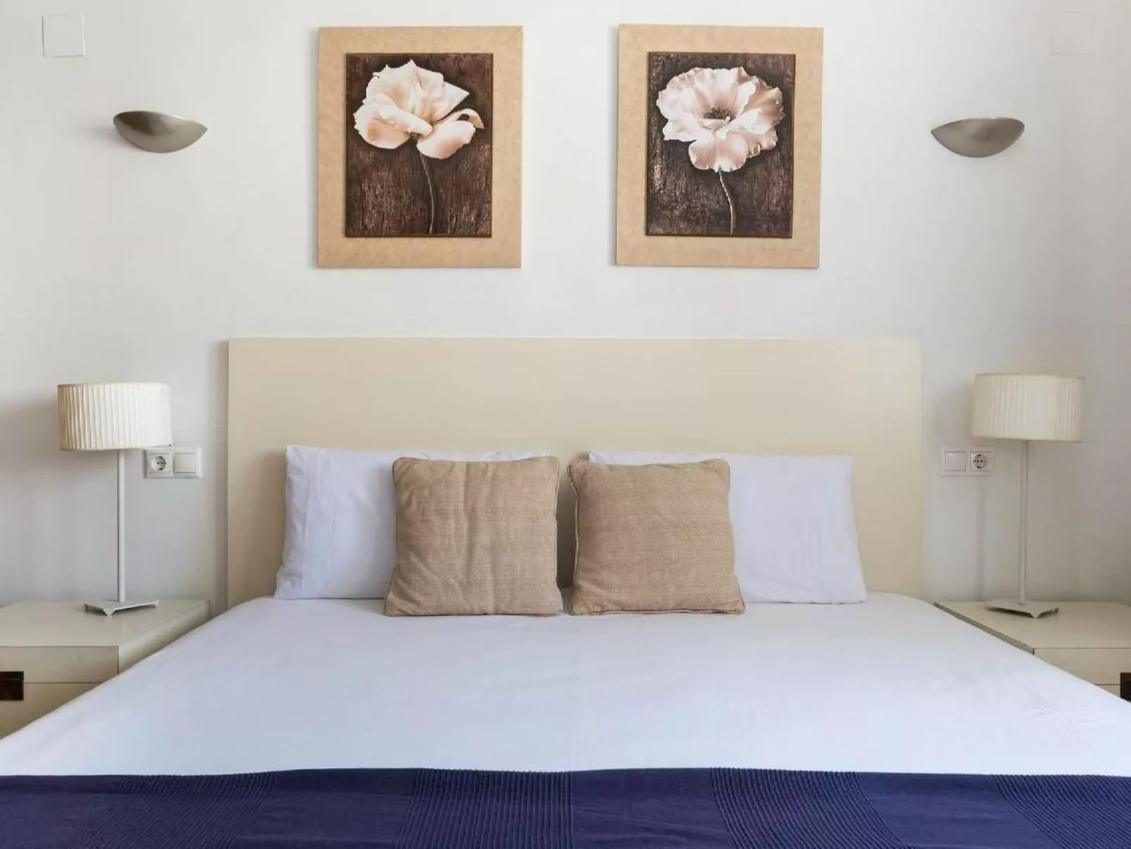 "Blue" mit Schwimmbad-Dedans