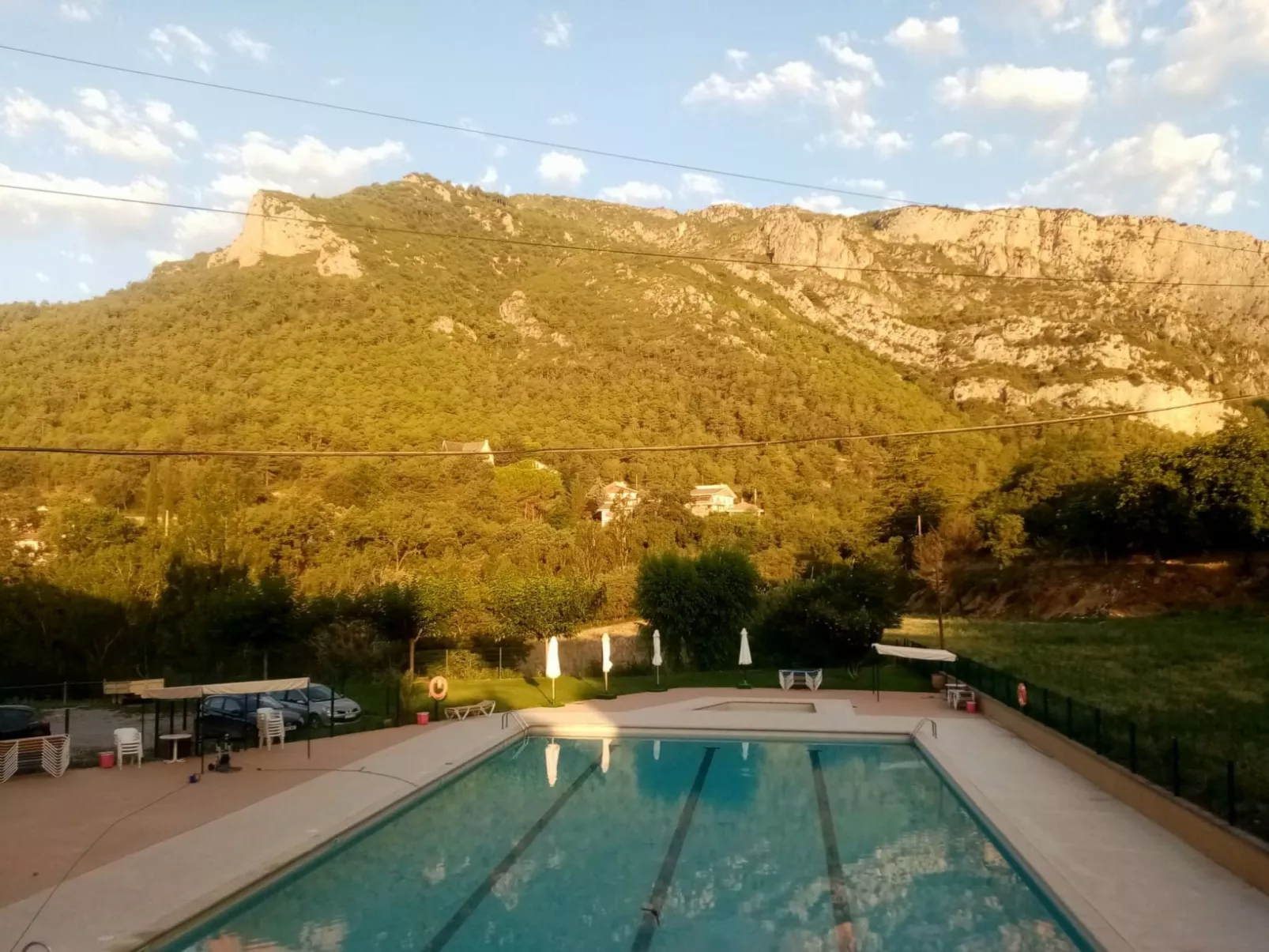 Cal Serveró 2-Outside