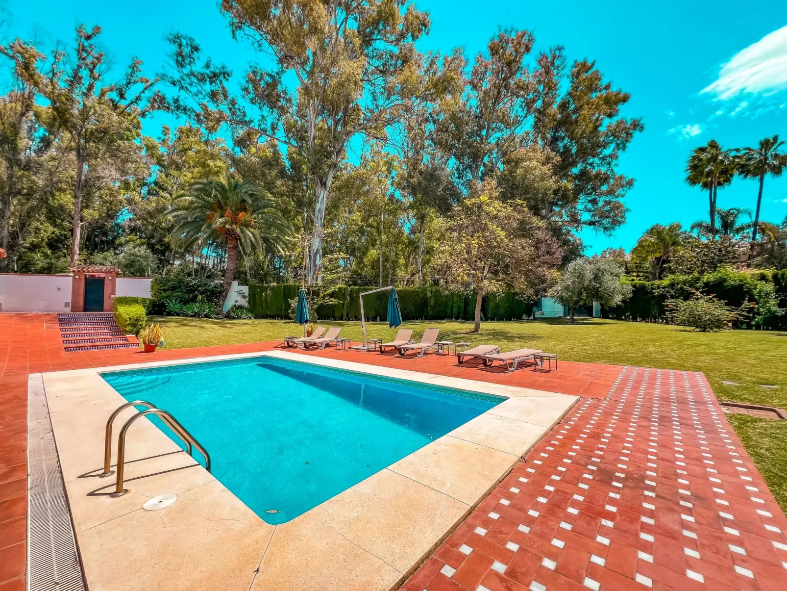 Villa für 12 Pers. mit Grill und privatem Schwimmbad-Outside