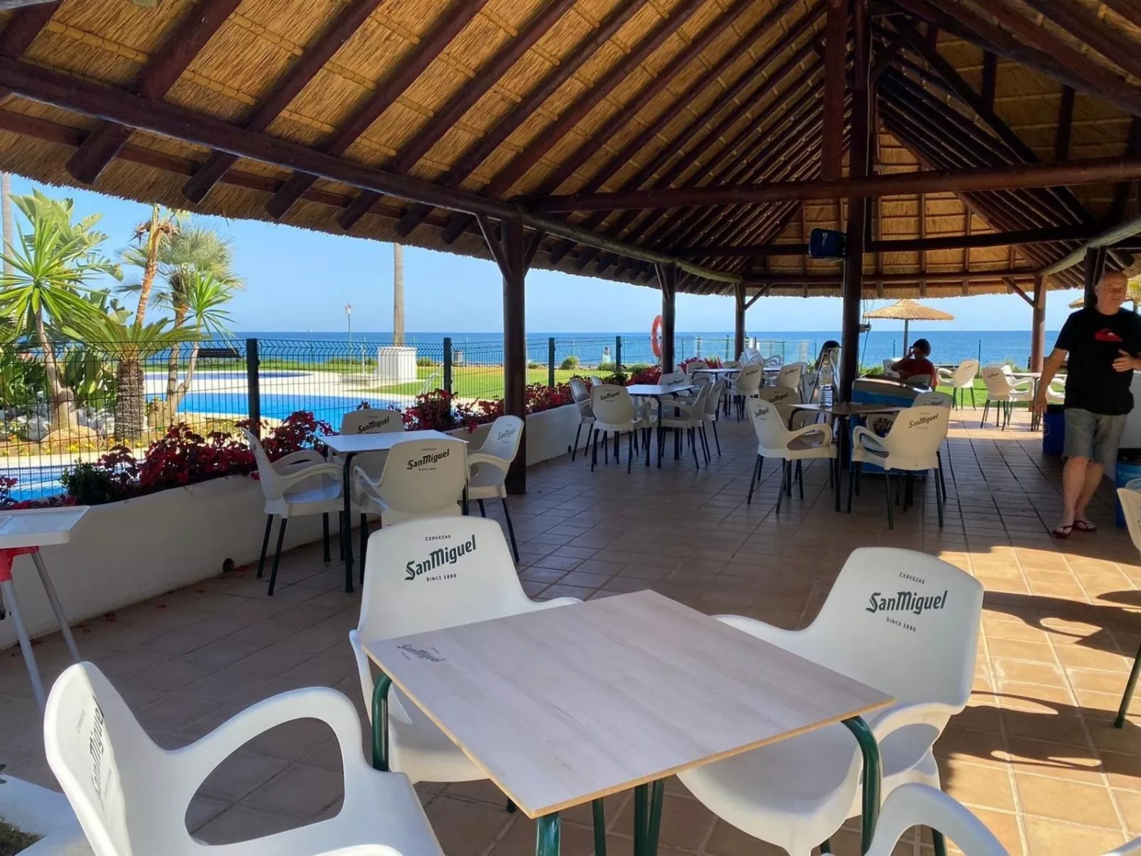 In Sitio De Calahonda mit Privatem Parkplatz und Meerblick-Inside