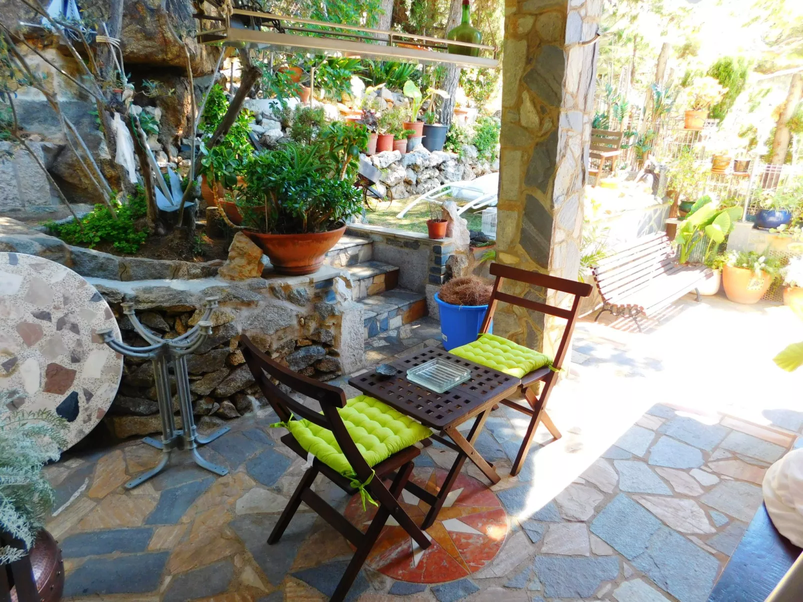 Wunderschönes Ferienhaus in Roses mit Großer Terrasse-Dehors
