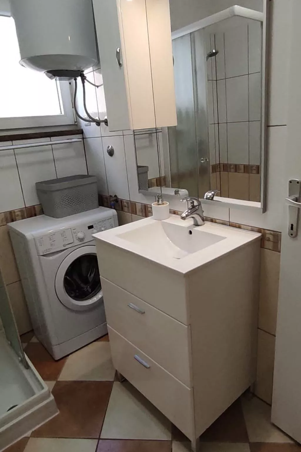 Modernes und komfortables Wohnen in der Wohnung-Dedans