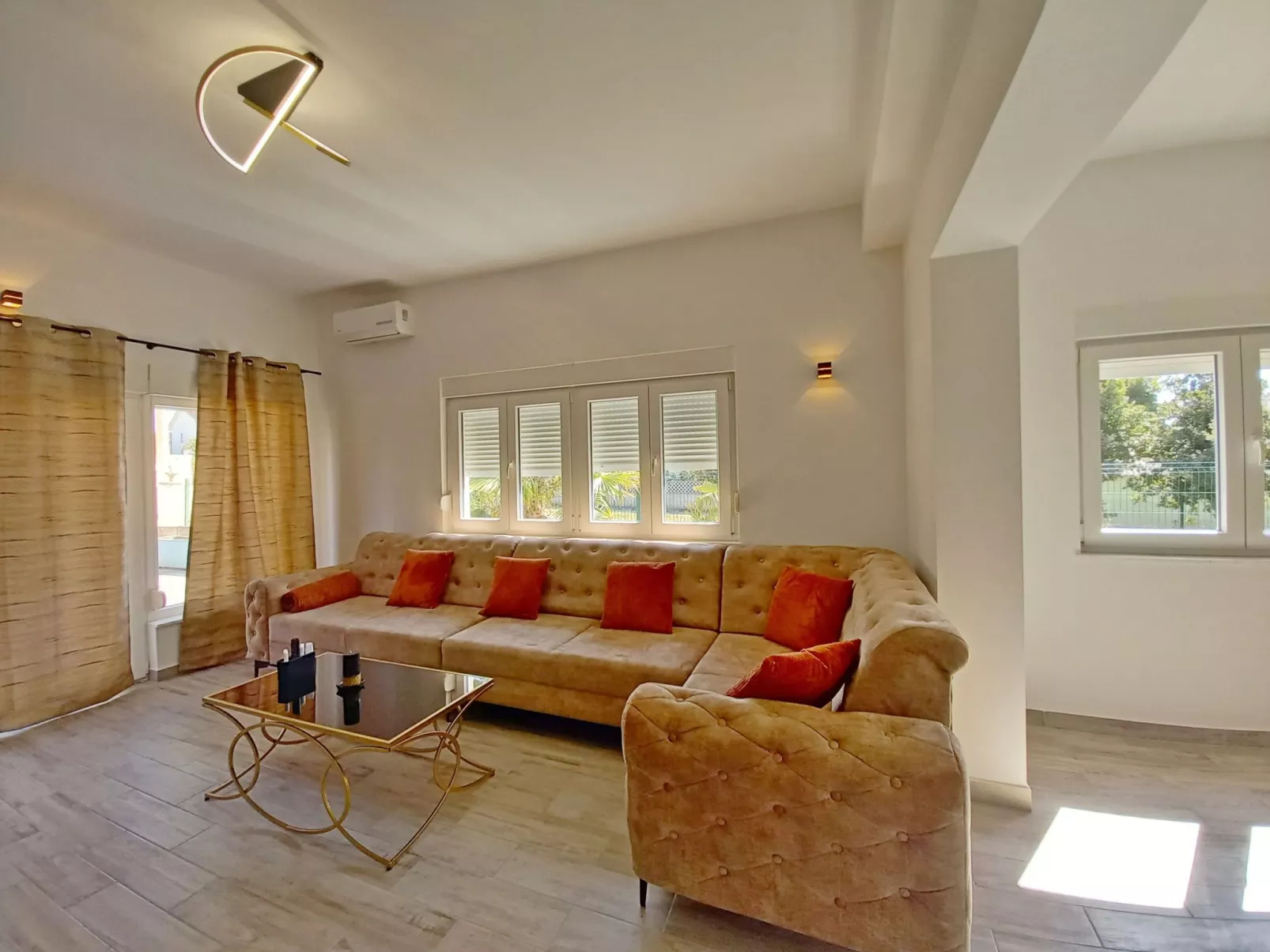 Für 10 Personen in Medulin, Istrien (Südküste von Istrien)-Inside