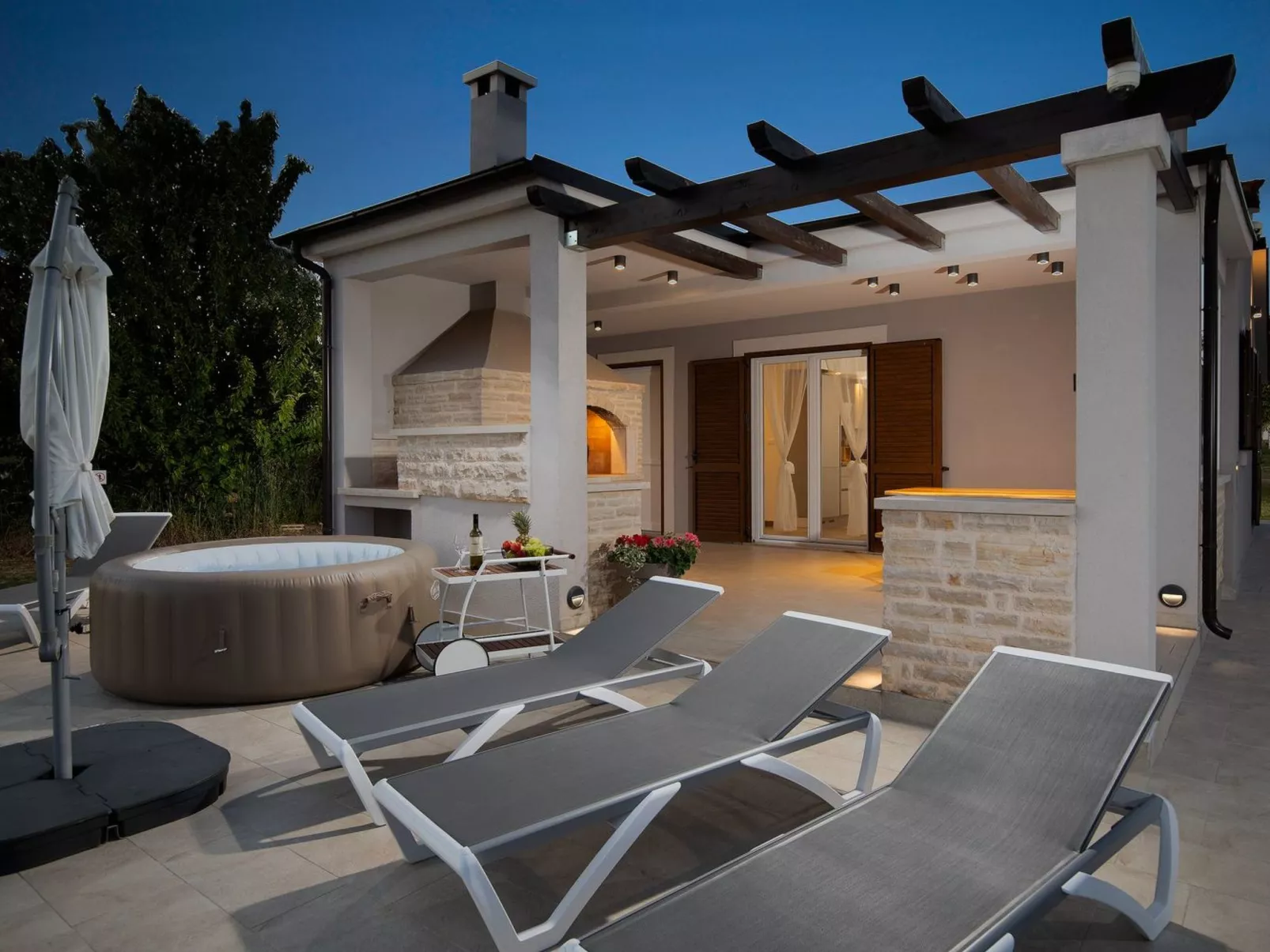 In Pomer mit Parkplatz-Image-tags.info