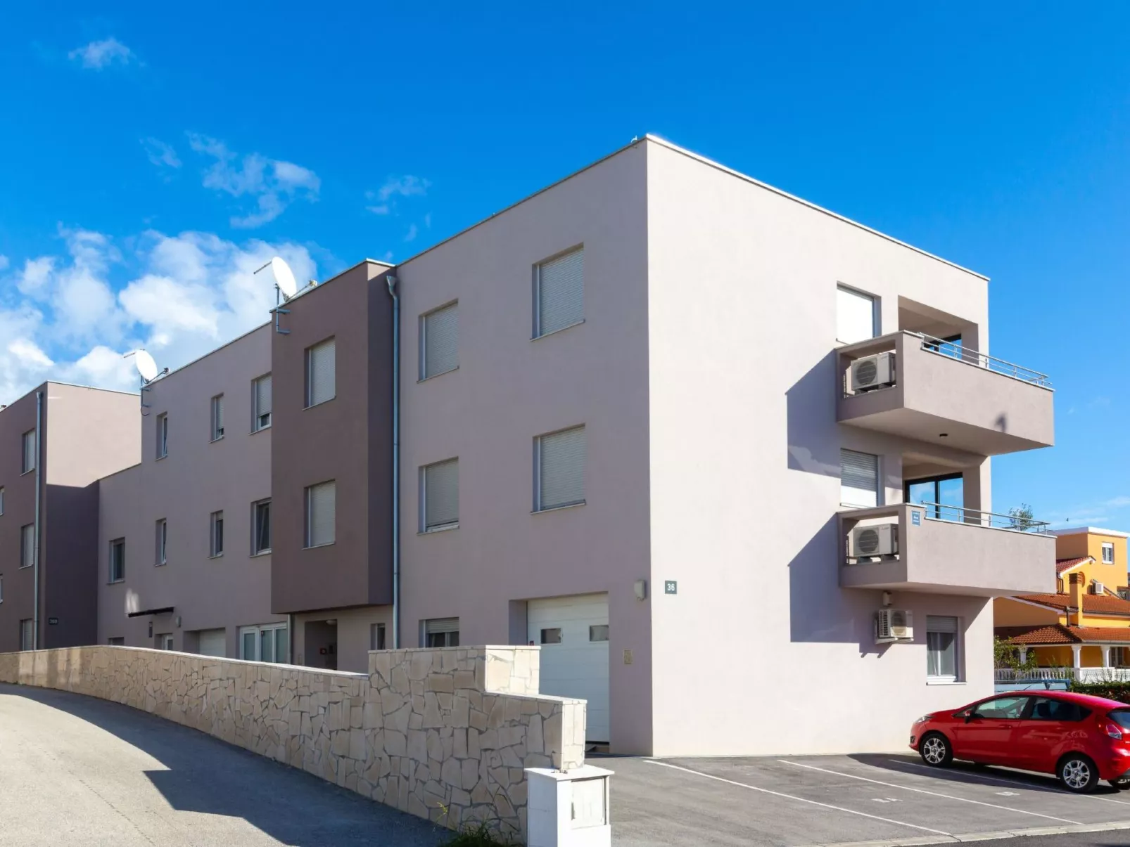 As studio-Image-tags.info