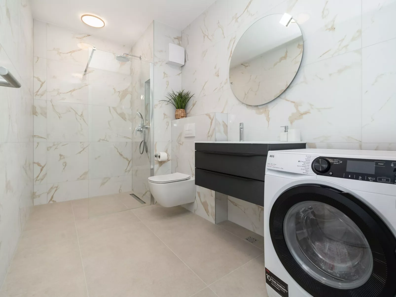 Neue Villa Adore-Drinnen