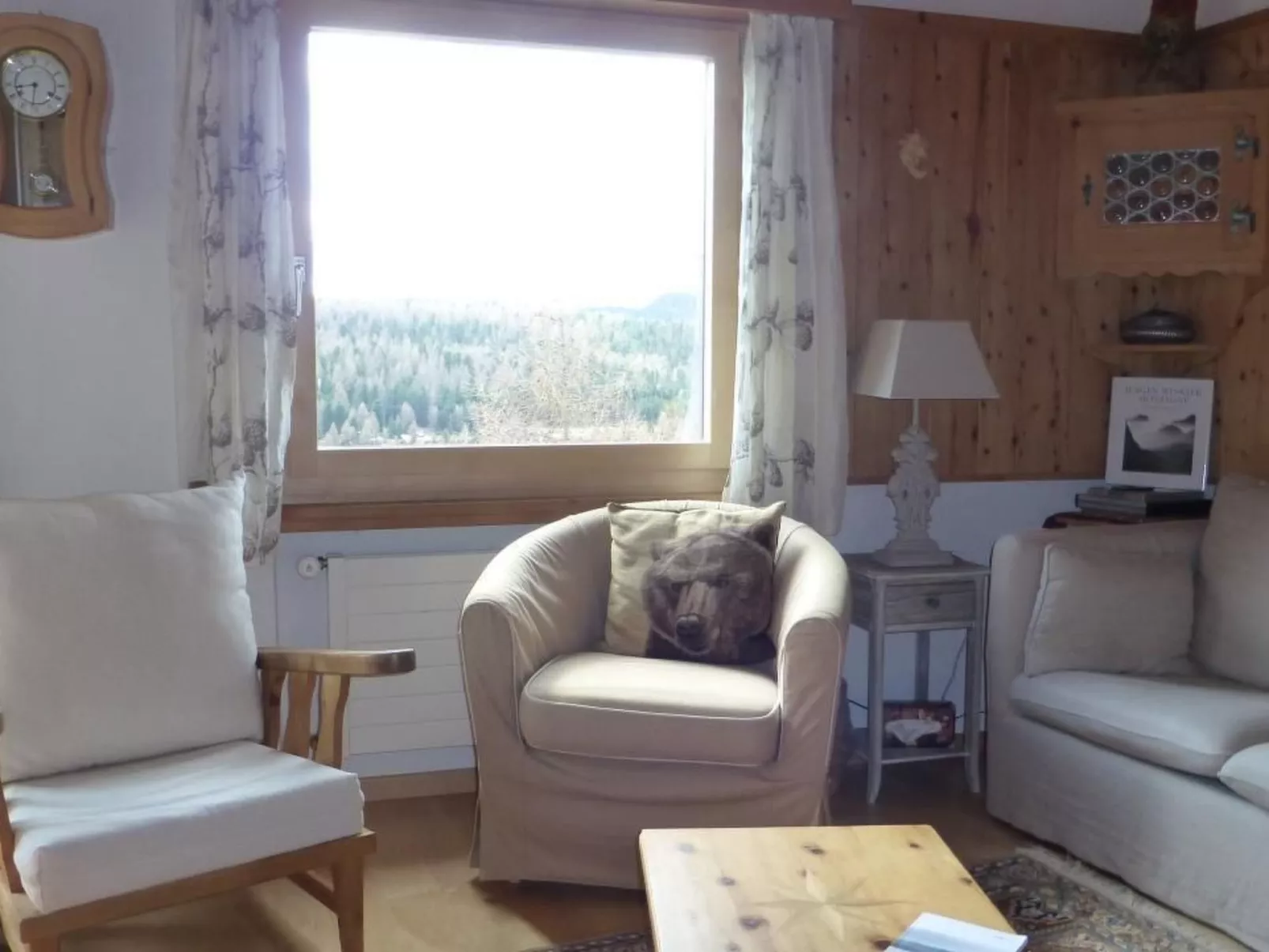 Chesa Azalee 10-Drinnen