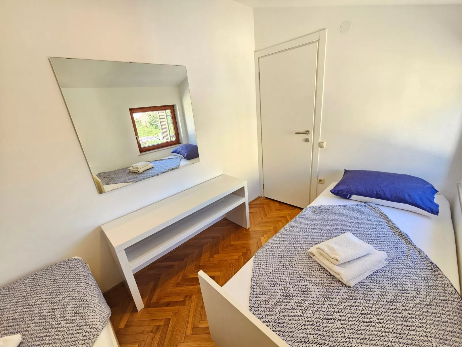 Wohnung mit Balkon, AC, Privatparkplatz-Image-tags.info