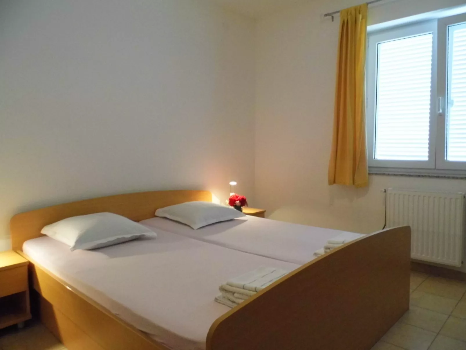 Schöne, geräumige Wohnung in der ersten Etage-Dedans