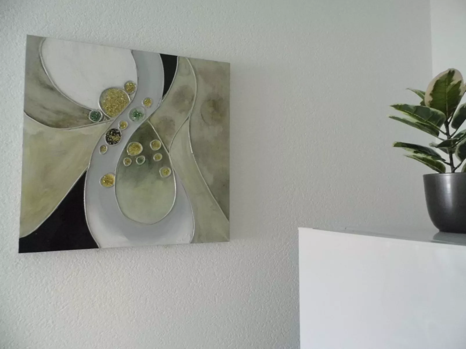 Ausgezeichnete neue und moderne Wohnung-Inside