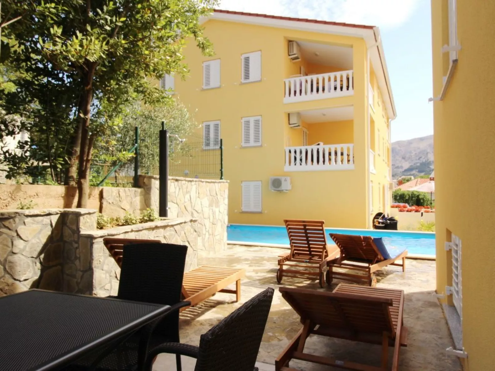 Gemütliche Ferienwohnung in Baška mit gemeinsamem Pool und Grill-Image-tags.info