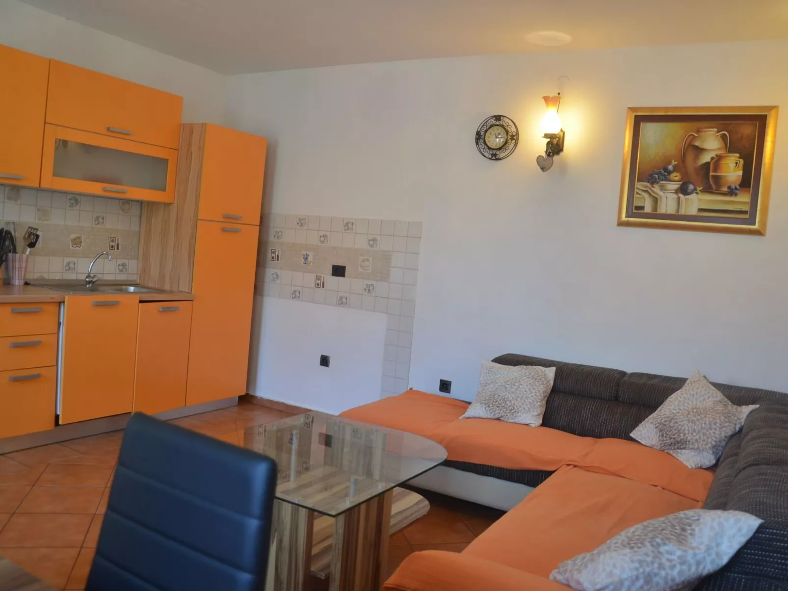 Geräumige Duplexwohnung mit Terrasse und Pool-Drinnen