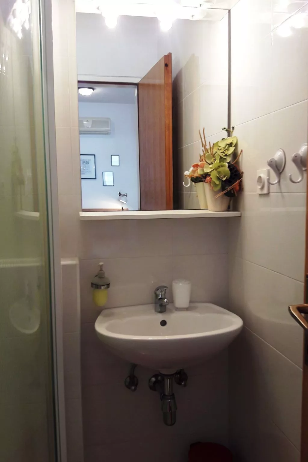 Gemütliches Studio-Apartment mit Blick auf das Biokovo-Gebirge-Drinnen