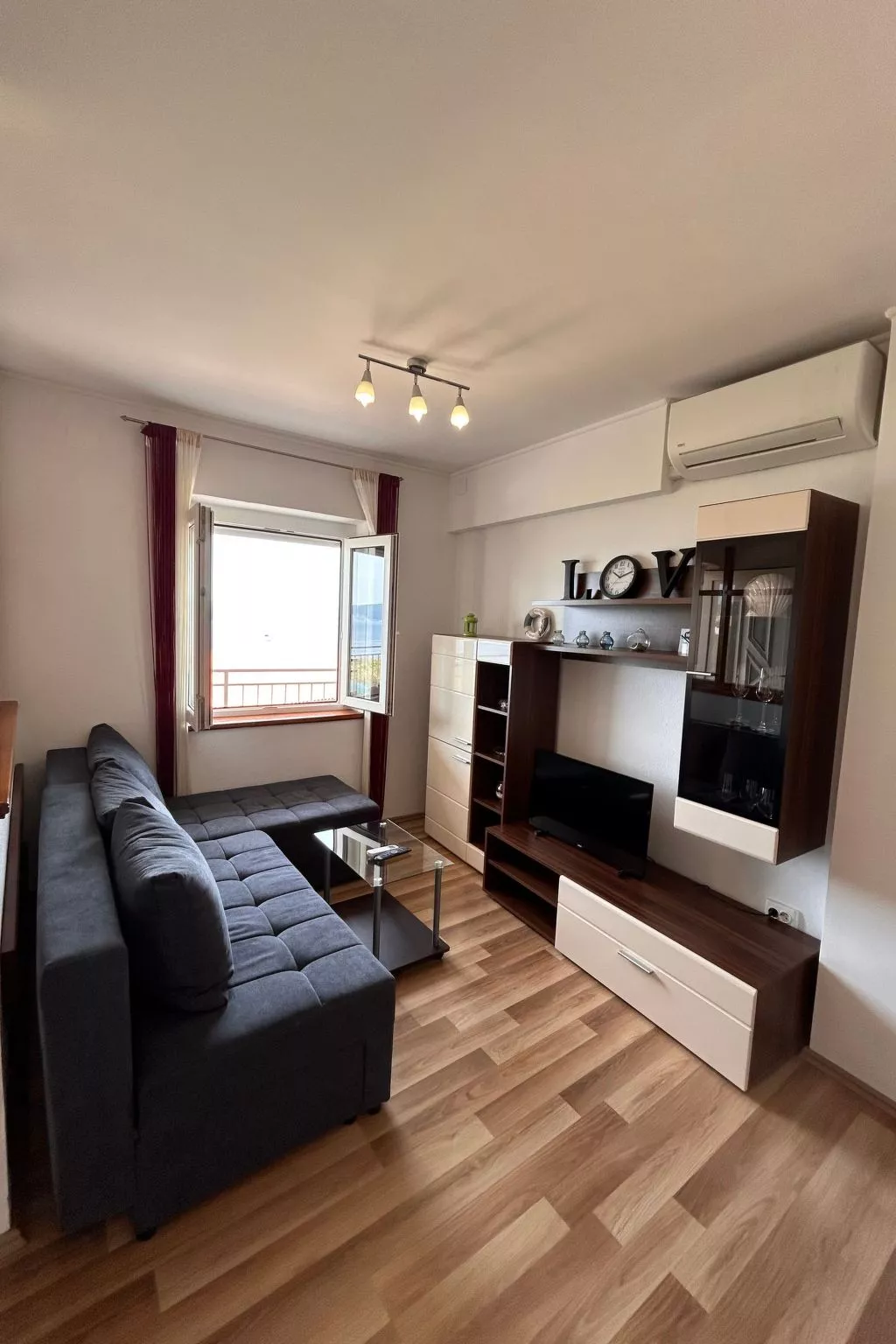 Appartement mit Jacuzzi und Meerblick-Inside