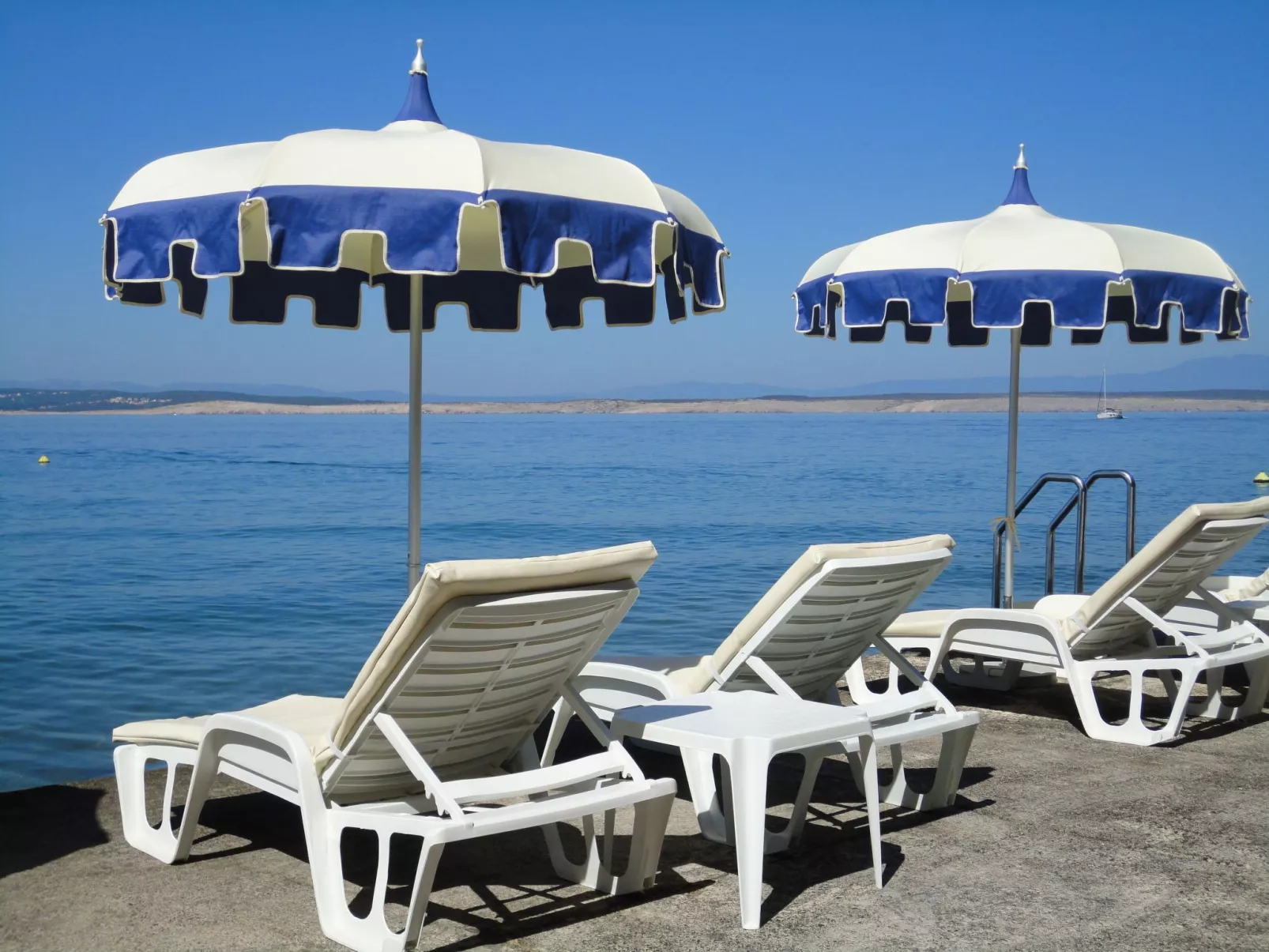 Für vier Personen mit Balkon-Dehors