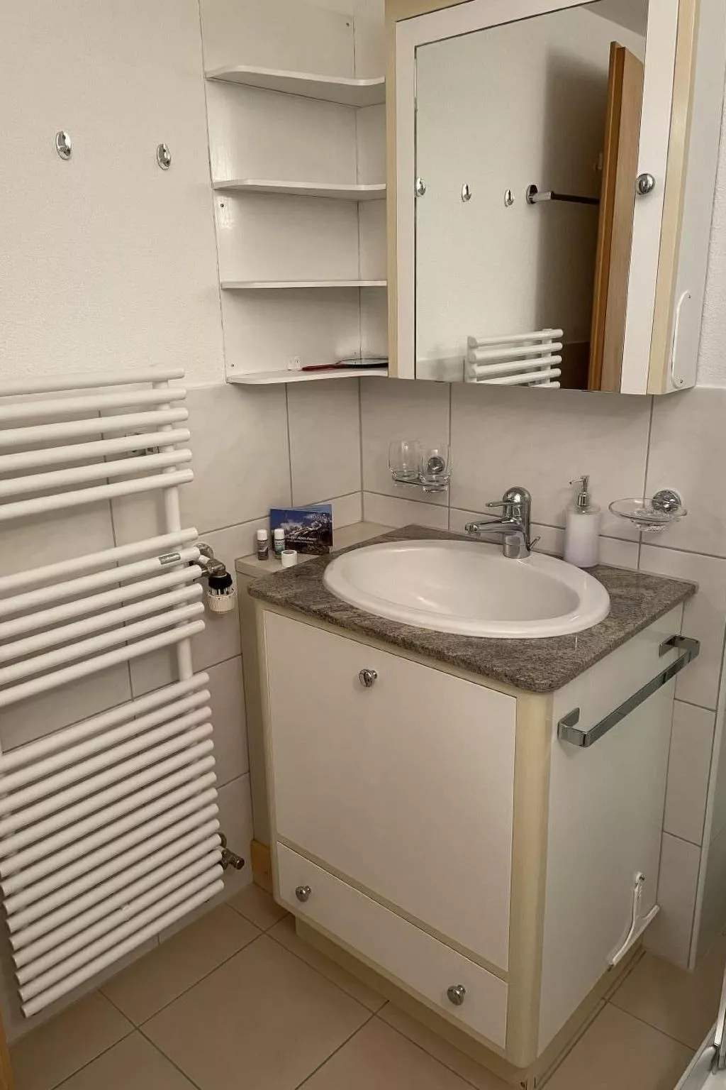 Chesa Islas, Wohnng 11-Inside