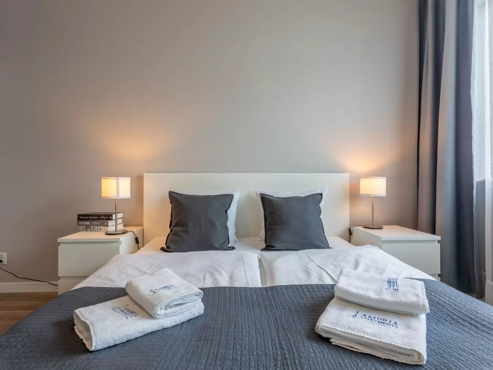 Zuza mit schönem Sonnenbalkon-Image-tags.info